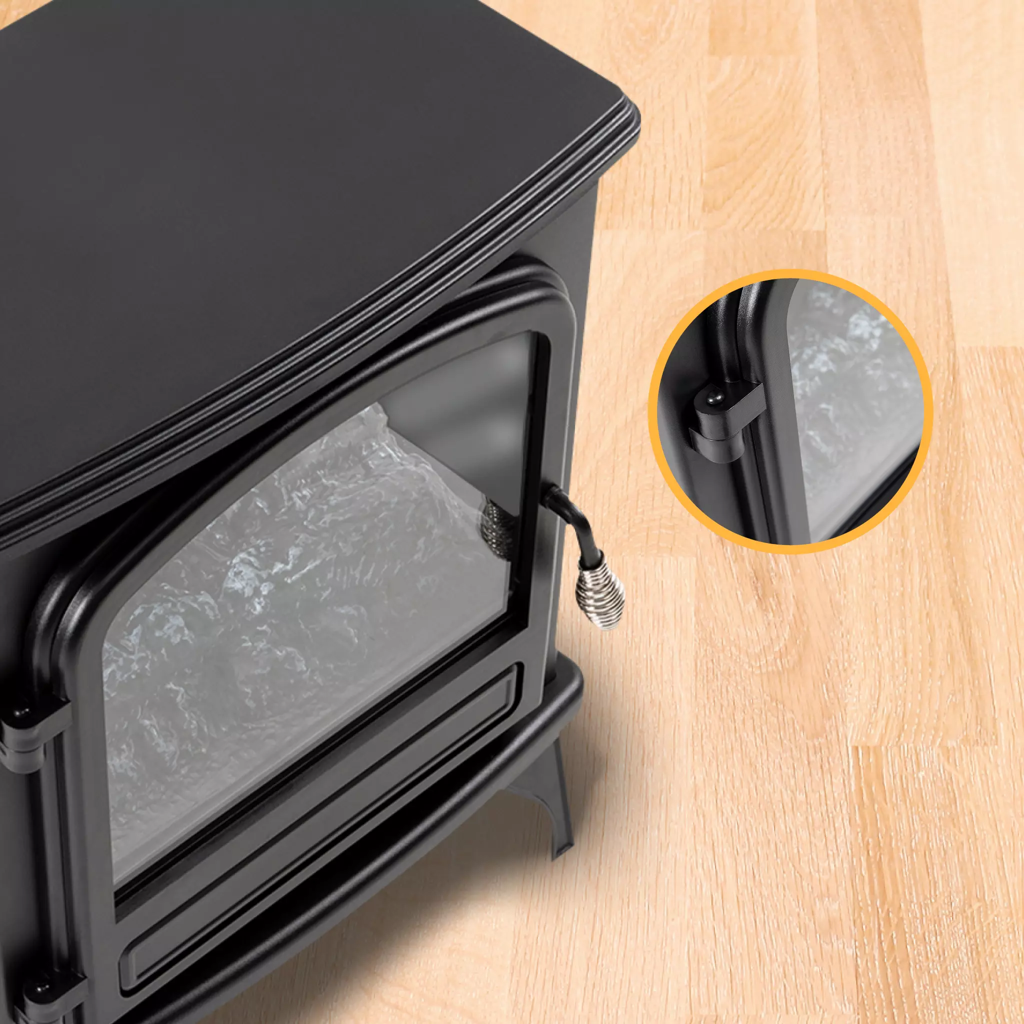 Der Elektrokamin auf hellem Holzboden mit Glasfront und silbernem Griff